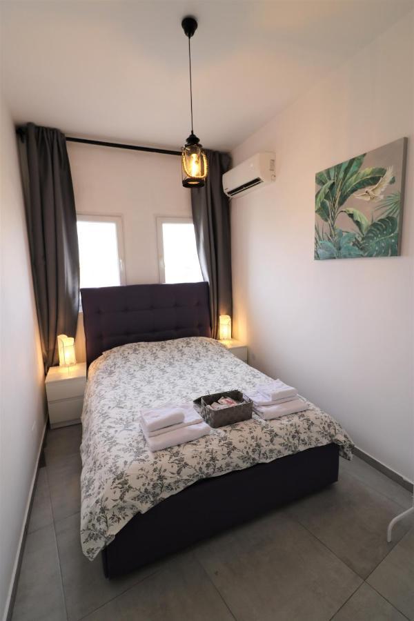Serenity Heights Apartment: A Panoramic Haven Near Old Town - Free Minibar 부쿠레슈티 외부 사진