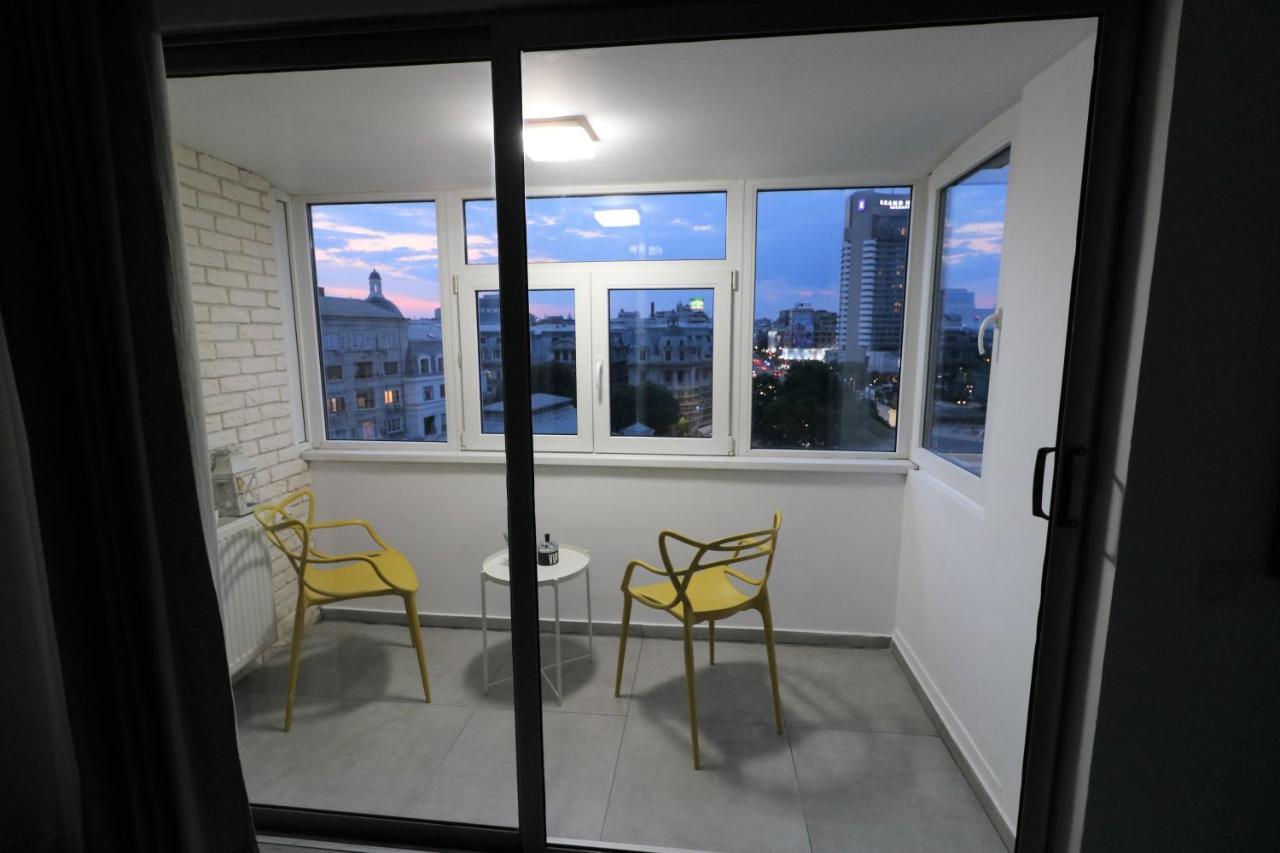 Serenity Heights Apartment: A Panoramic Haven Near Old Town - Free Minibar 부쿠레슈티 외부 사진