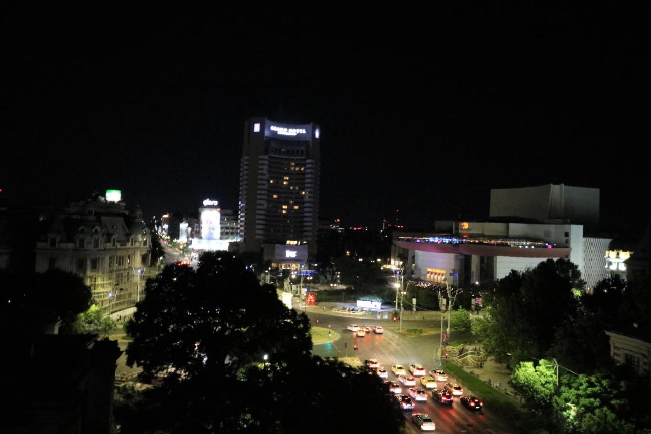 Serenity Heights Apartment: A Panoramic Haven Near Old Town - Free Minibar 부쿠레슈티 외부 사진