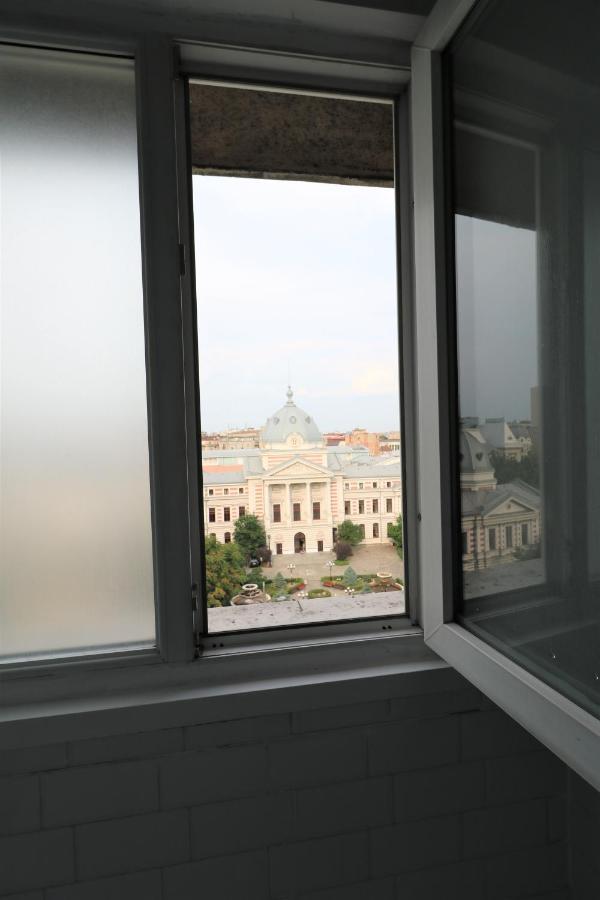 Serenity Heights Apartment: A Panoramic Haven Near Old Town - Free Minibar 부쿠레슈티 외부 사진