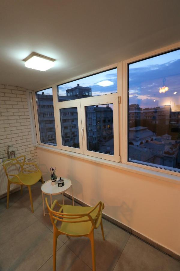Serenity Heights Apartment: A Panoramic Haven Near Old Town - Free Minibar 부쿠레슈티 외부 사진