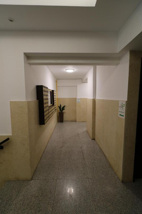 Serenity Heights Apartment: A Panoramic Haven Near Old Town - Free Minibar 부쿠레슈티 외부 사진