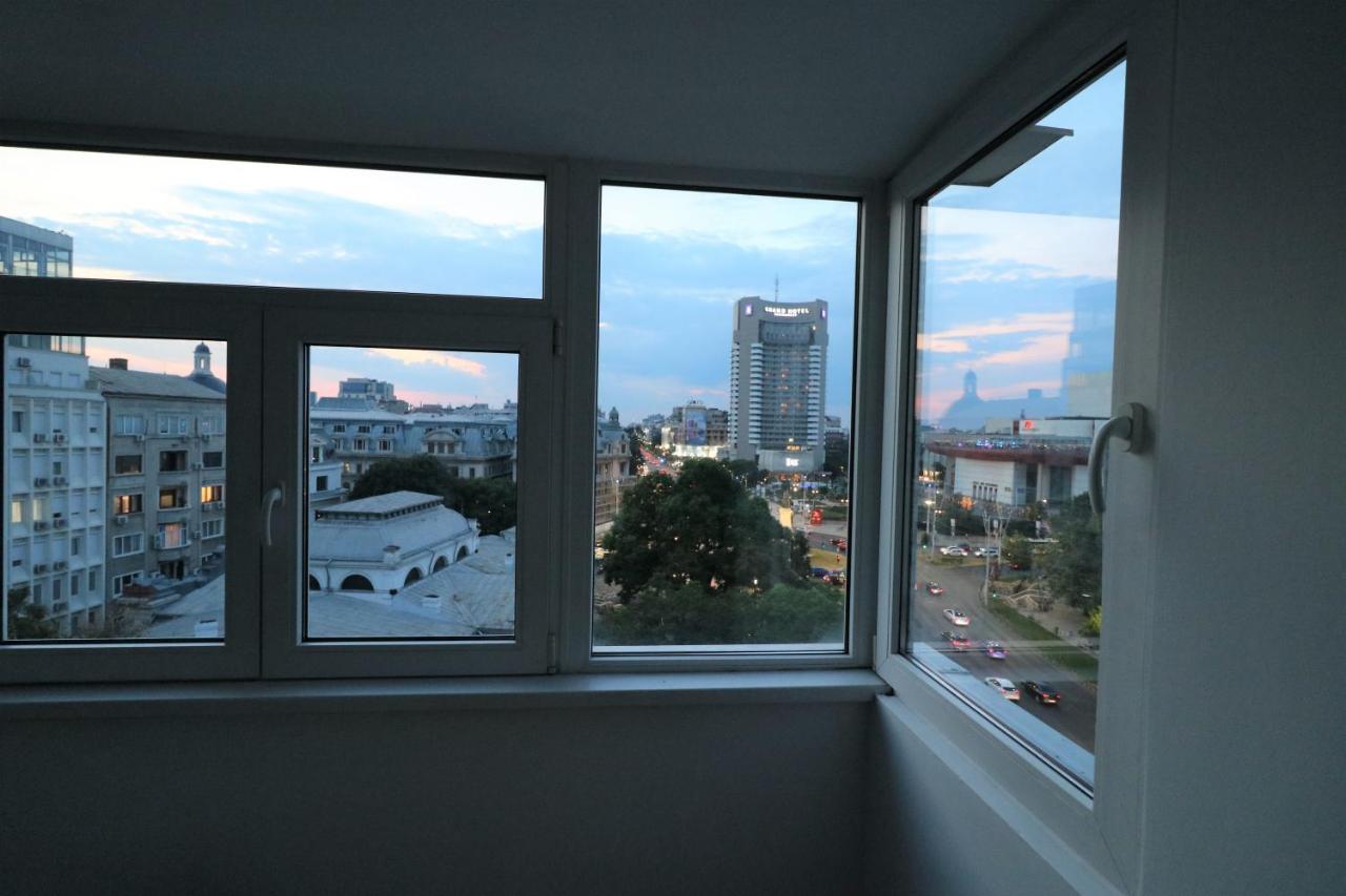 Serenity Heights Apartment: A Panoramic Haven Near Old Town - Free Minibar 부쿠레슈티 외부 사진