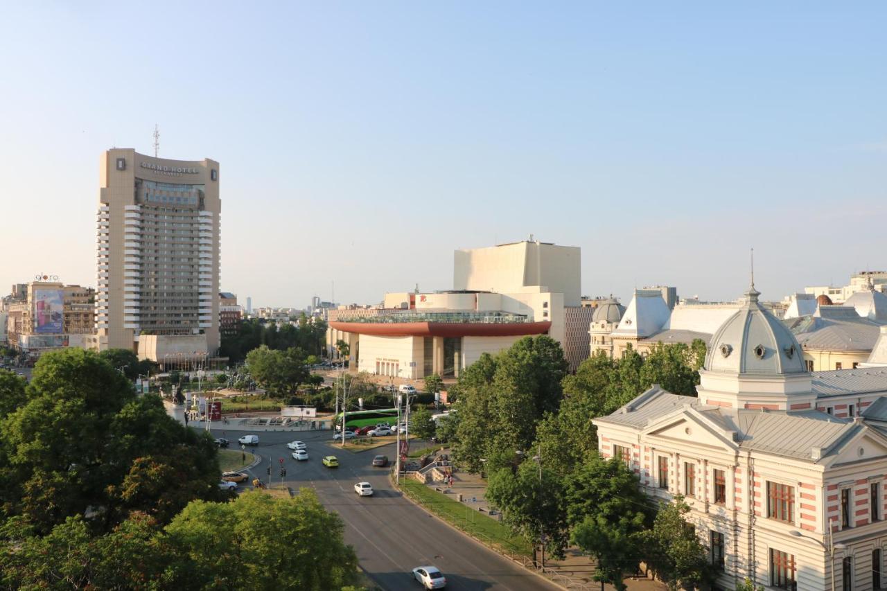 Serenity Heights Apartment: A Panoramic Haven Near Old Town - Free Minibar 부쿠레슈티 외부 사진